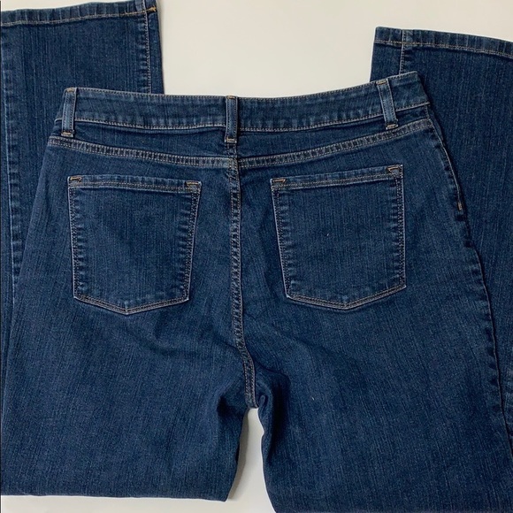 πL L Bean Classic Fit Jeans - Picture 5 of 8